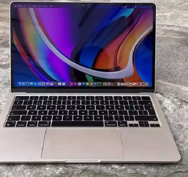 Apple MacBook Air M2 Display